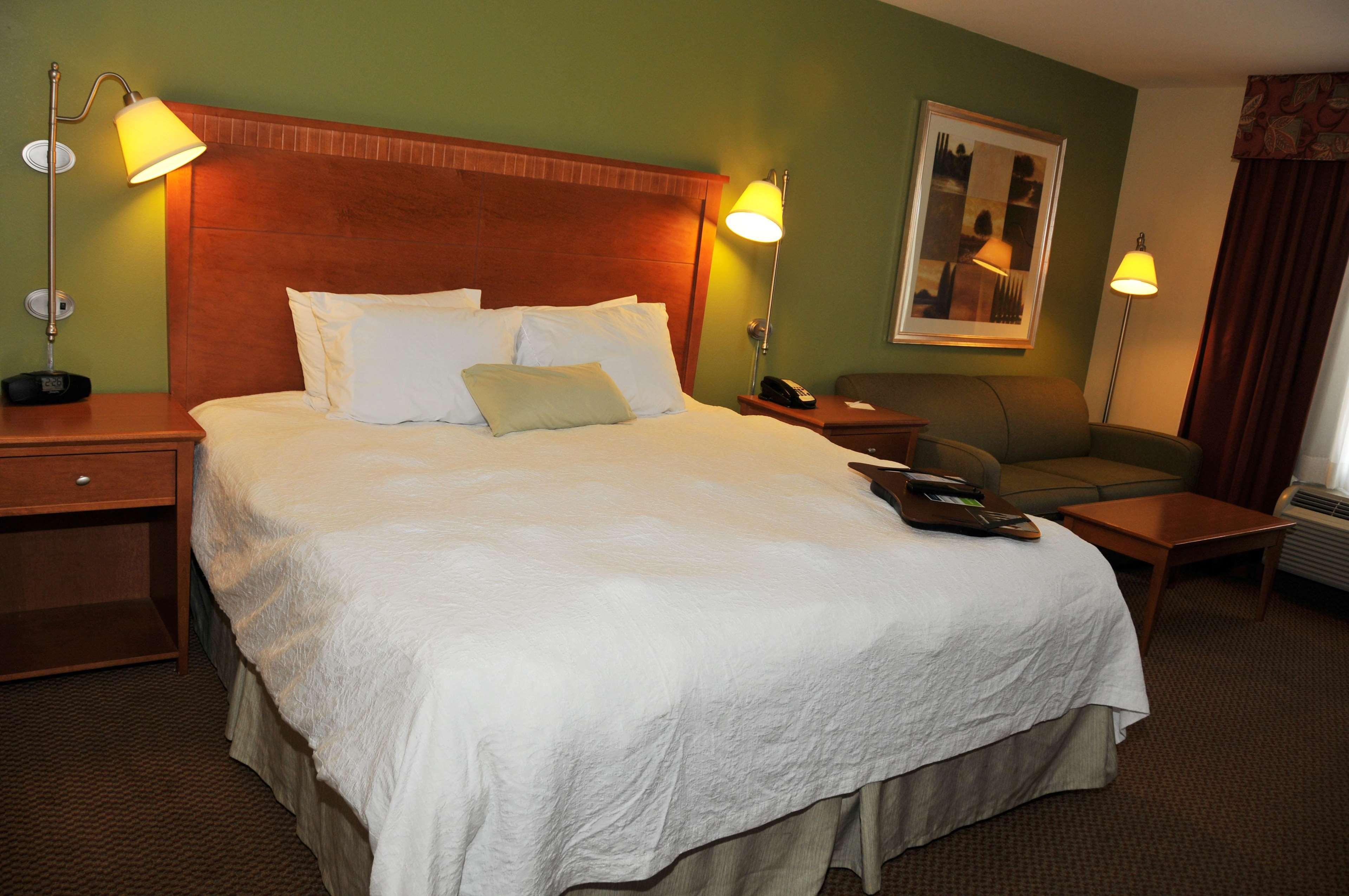 Hampton Inn Клинтон Номер фото