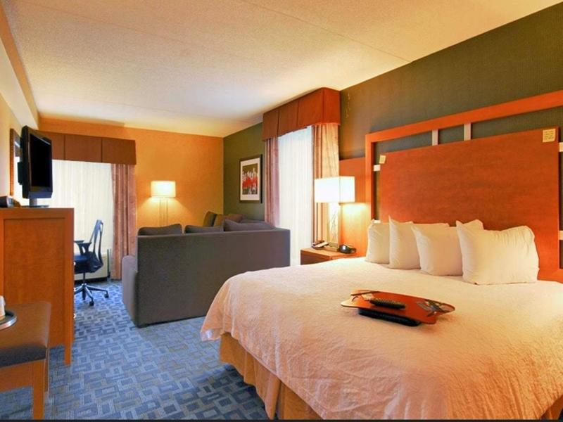 Hampton Inn Клинтон Экстерьер фото