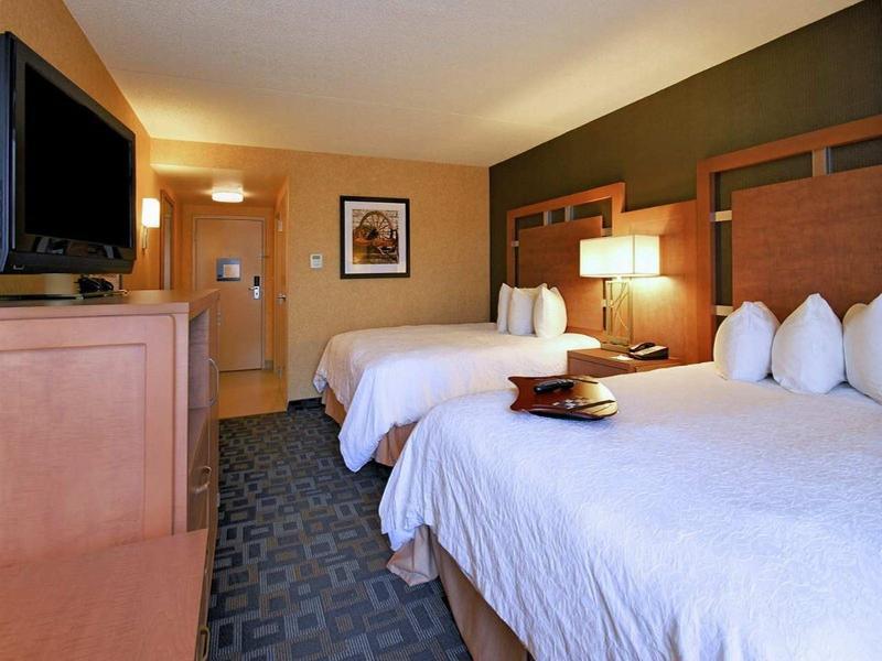 Hampton Inn Клинтон Экстерьер фото