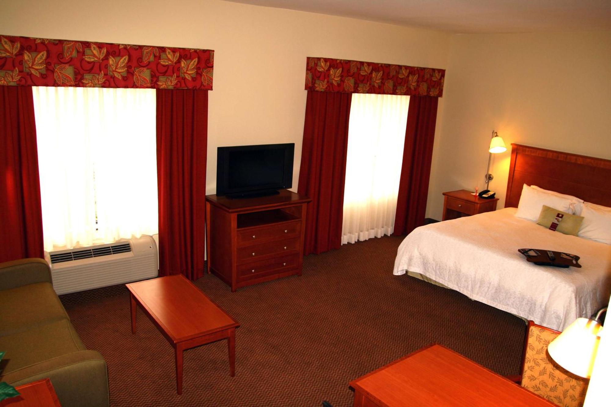 Hampton Inn Клинтон Экстерьер фото